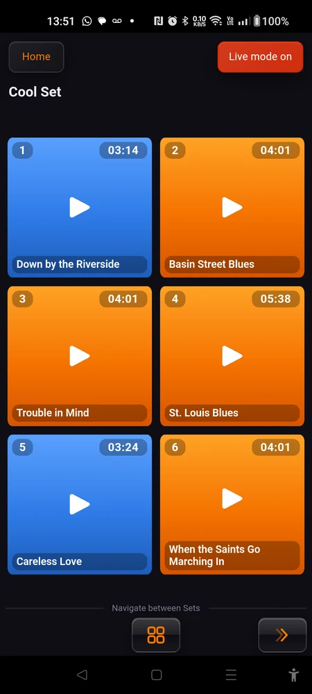 The same set in live mode and out of it, side by side: no Edit button, no badges, no seek bar